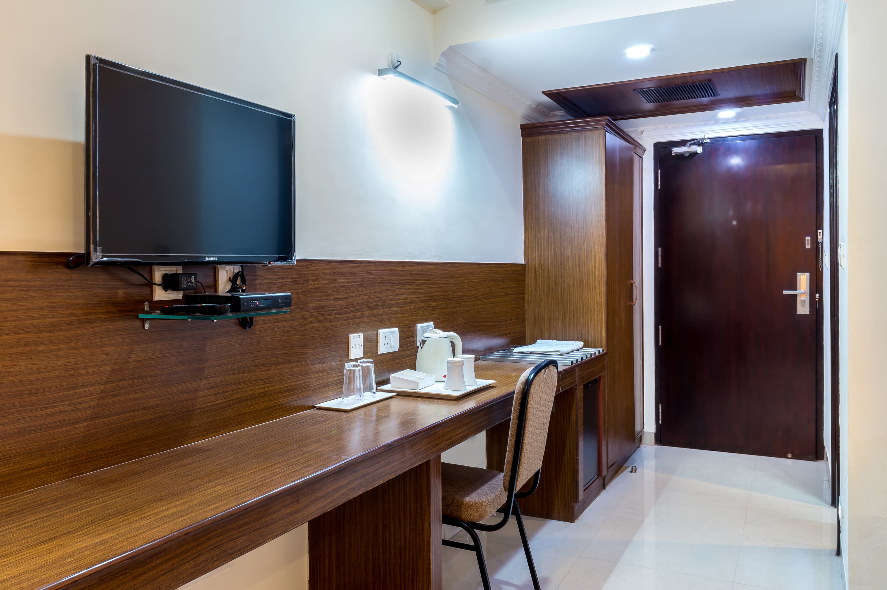 Business Standard Room